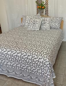 Handcrafted Cotton Bedspreads – Soma Blockprints