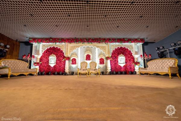 Best wedding decorator in Lucknow for designer backdrops and floral themes