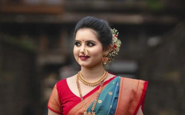 Feel confident and beautiful with popular makeup artists in Pune crafting your style