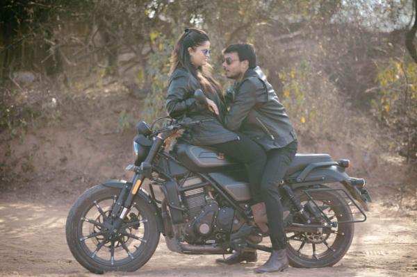 Find top wedding photographers in Lucknow at ShaadiDukaan today!