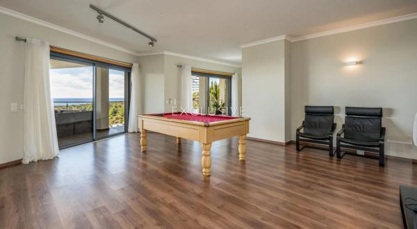 Luxe villa sea view