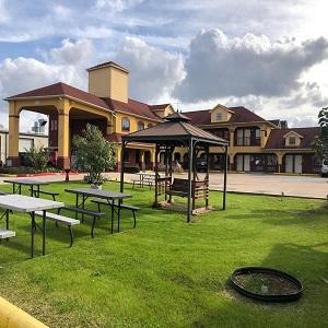 Raintree Inn & Suites