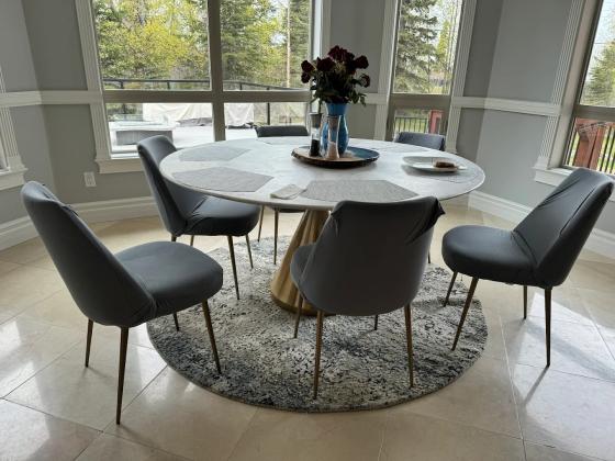 Rugs for Luxury Apartments | Style Meets Comfort | Saraswati Global