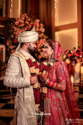 Top wedding photographers in Gurgaon with flawless pre-wedding packages