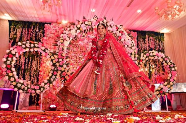 Top wedding photographers in Gurgaon with flawless pre-wedding packages