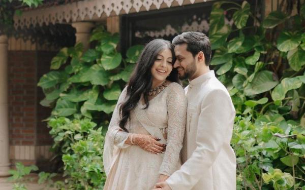 Traditional and modern blends happen when you find wedding photographers in Pune