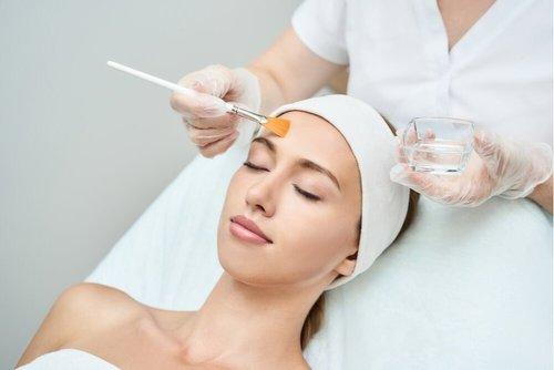 Anti-Aging Facial Treatments – Youthful Glow & Rejuvenation