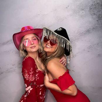 Book the Best Photo Booth Rental in the Minneapolis Area Now