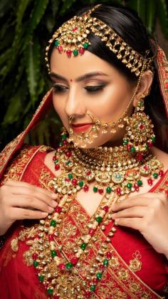 Choose Top Makeup Artists in Indore for Radiant, Long-Lasting Wedding Looks