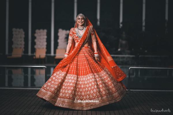 Click flawless wedding shots with affordable wedding photographers in Pune