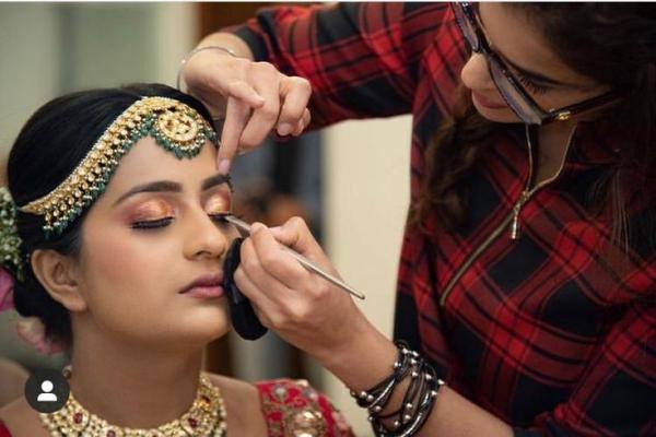 Discover top makeup artists in Lucknow with modern and classic bridal styles