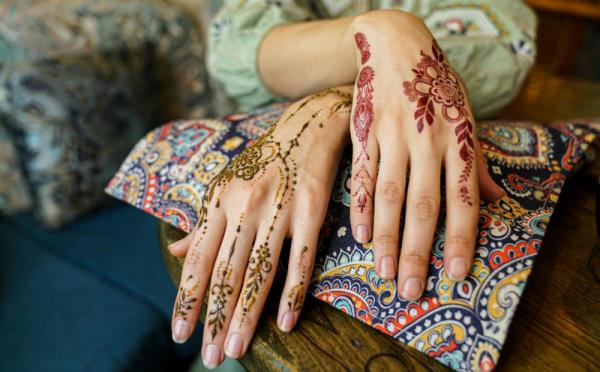 Elevate your wedding with top mehndi artists in Indore for gorgeous and trendy designs