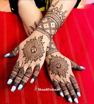 Every bride deserves the best bridal mehandi artist in Chandigarh for her day