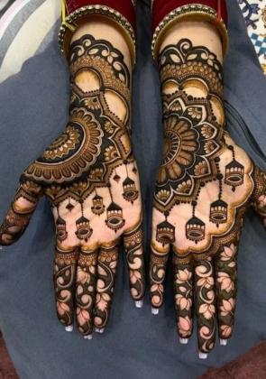 Find the best mehndi artists in Pune for timeless and trendy looks