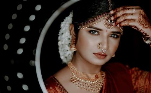 Get stunning transformation from popular makeup artists in Gurgaon at best price