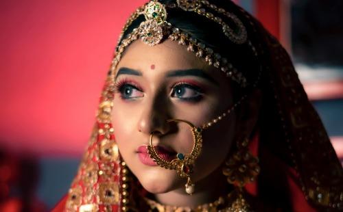 Get stunning transformation from popular makeup artists in Gurgaon at best price