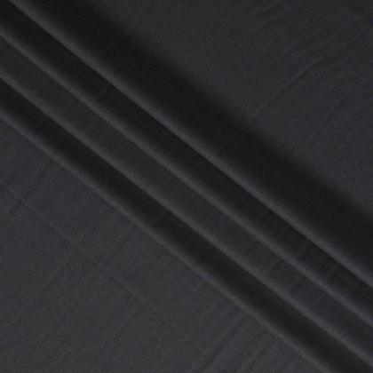 Groom’s Guide to Picking the Best Suit Material