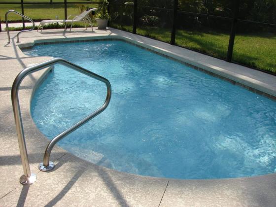 Routine Pool Cleaning Schedules for Stockton Residents
