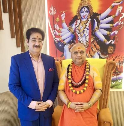 Sandeep Marwah Invited by Spiritual Leader Swami Balakanand Giri Ji Maharaj for a Discourse on Inner