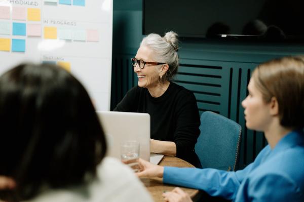 The power of female support systems as a Leader - Mor Selv